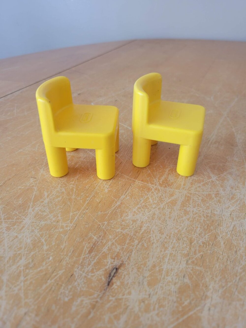 Vintage Little Tikes Dollhouse Furniture,  Kitchen Green Table + 2 Yellow Chairs - Picture 4 of 12